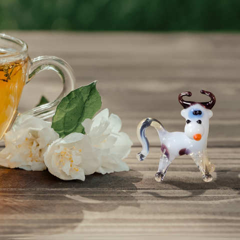 Glass cow mini figurine