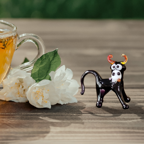 Glass cow mini figurine