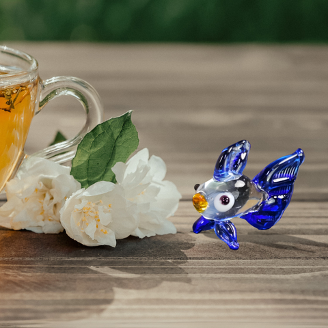 Glass fish mini figurine
