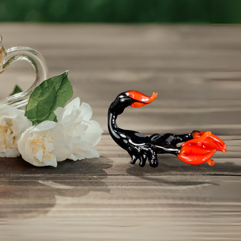 Glass scorpion mini figurine