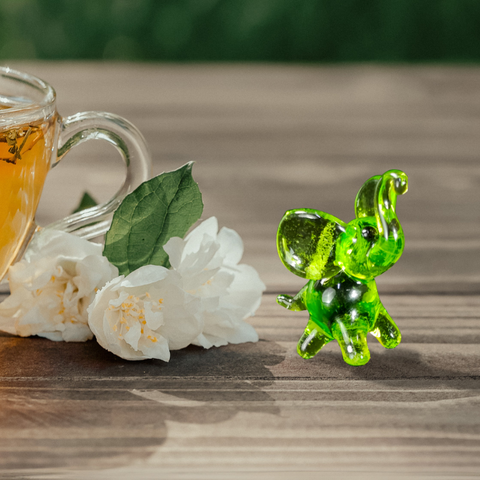 Glass elephant mini figurine