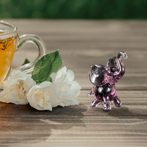 Glass elephant mini figurine